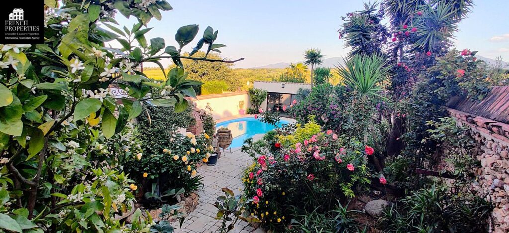 Maison – 8 pièces – 4 chambres – 231 m²