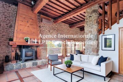 Maison – 8 pièces – 4 chambres – 231 m²