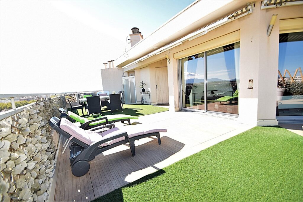 Appartement terrasse – 4 pièces – 2 chambres – 138 m²