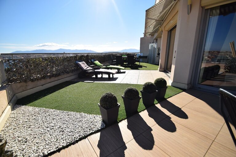 Appartement terrasse – 4 pièces – 2 chambres – 138 m²