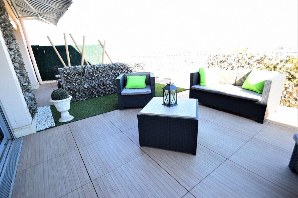 Appartement terrasse – 4 pièces – 2 chambres – 138 m²