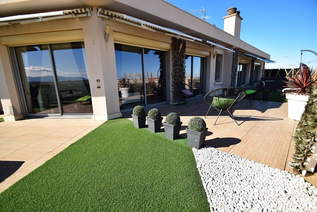 Appartement terrasse – 4 pièces – 2 chambres – 138 m²