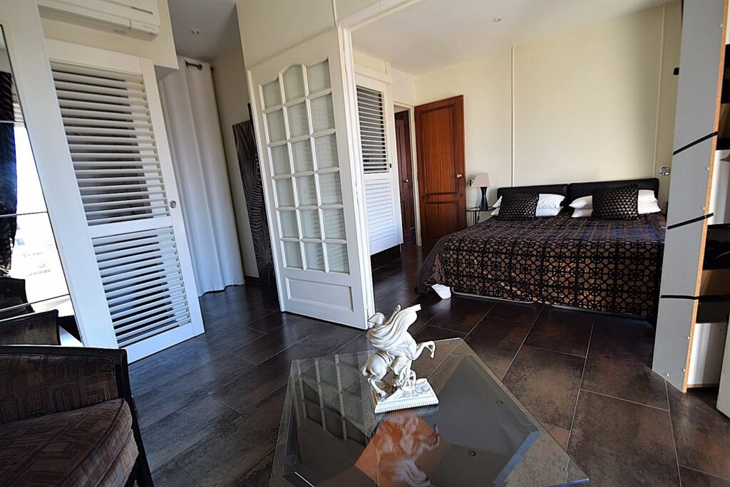 Appartement terrasse – 4 pièces – 2 chambres – 138 m²