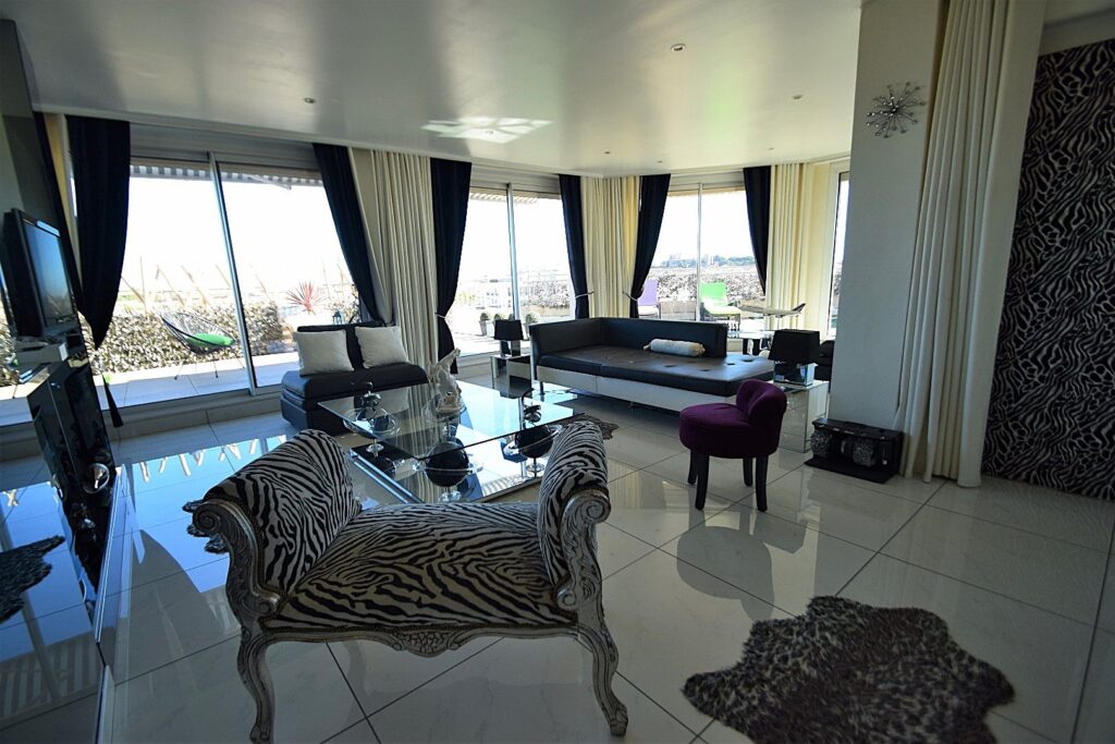 Appartement terrasse – 4 pièces – 2 chambres – 138 m²