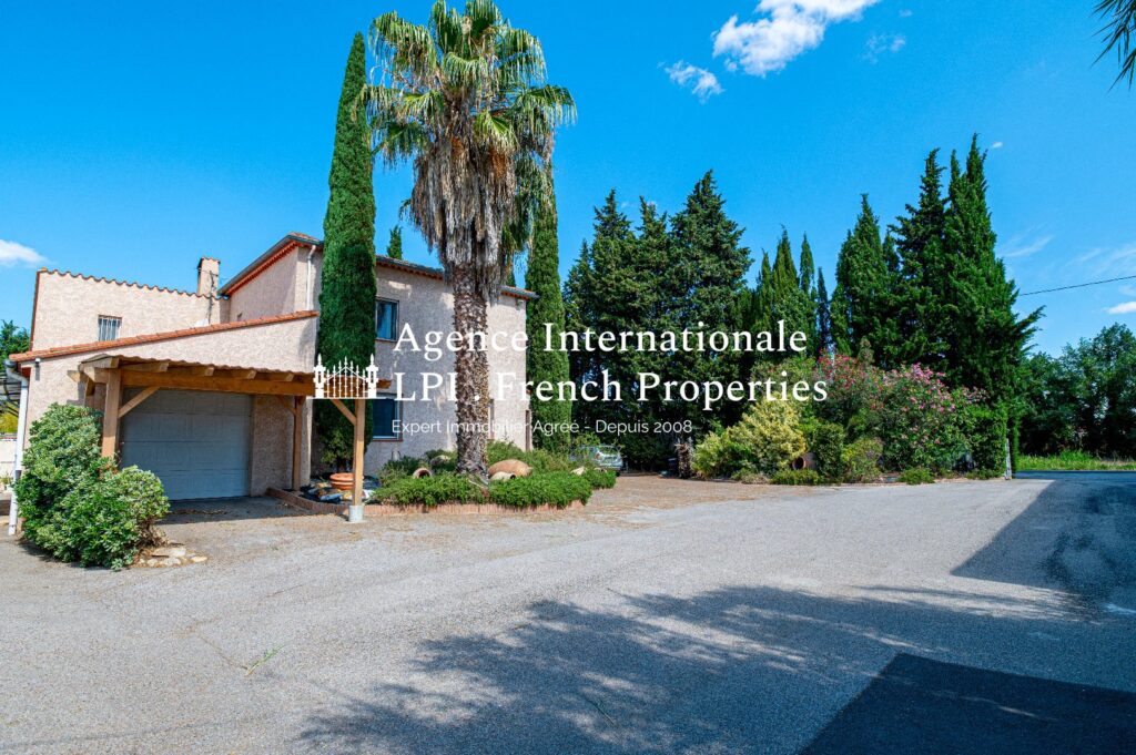 Maison – 11 pièces – 7 chambres – 194 m²