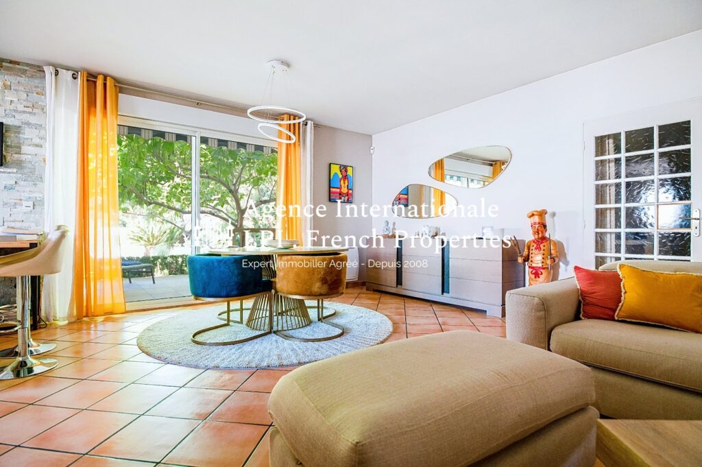 Maison – 11 pièces – 7 chambres – 194 m²