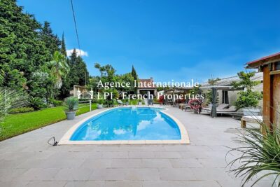 Maison – 11 pièces – 7 chambres – 194 m²