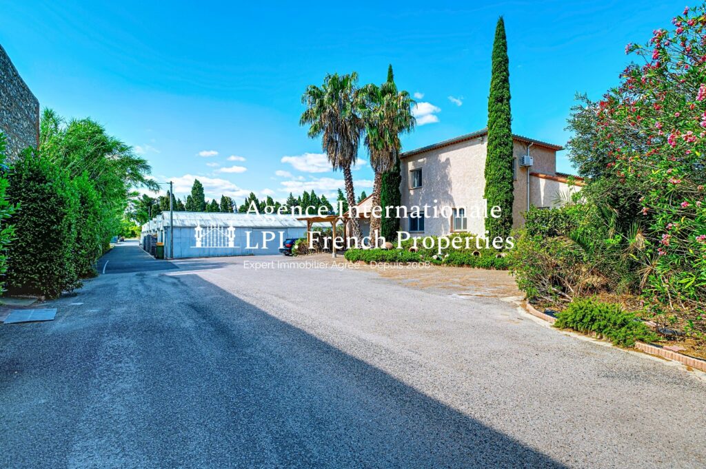 Maison – 11 pièces – 7 chambres – 194 m²