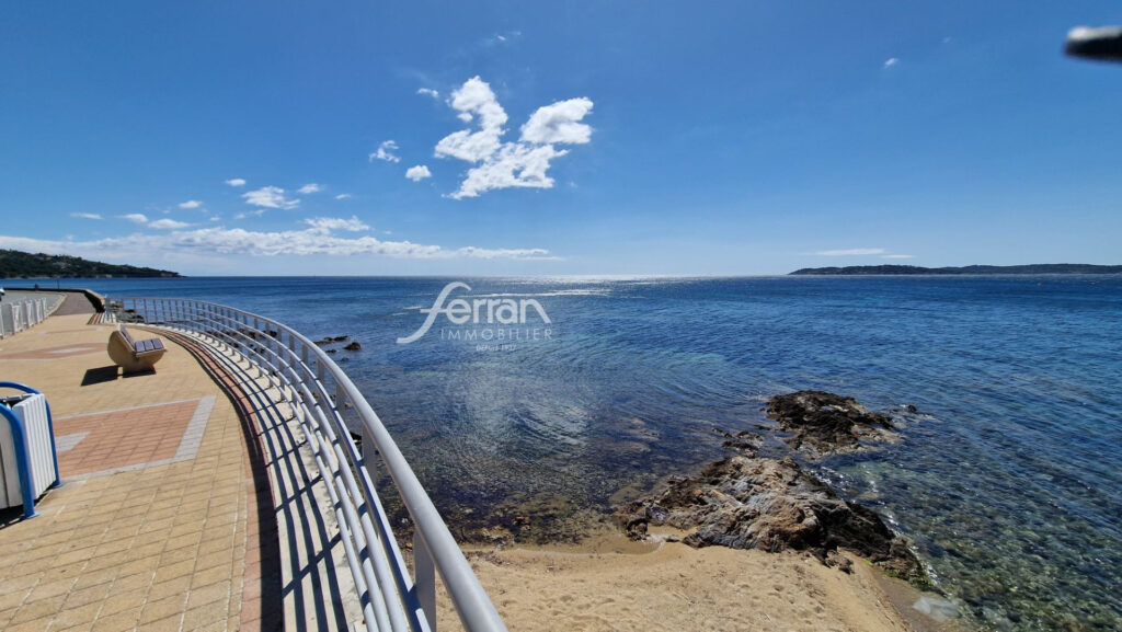 A vendre, Ste Maxime, maison composée de 2 appartements  – 6 pièces – 4 chambres – 150.35 m²