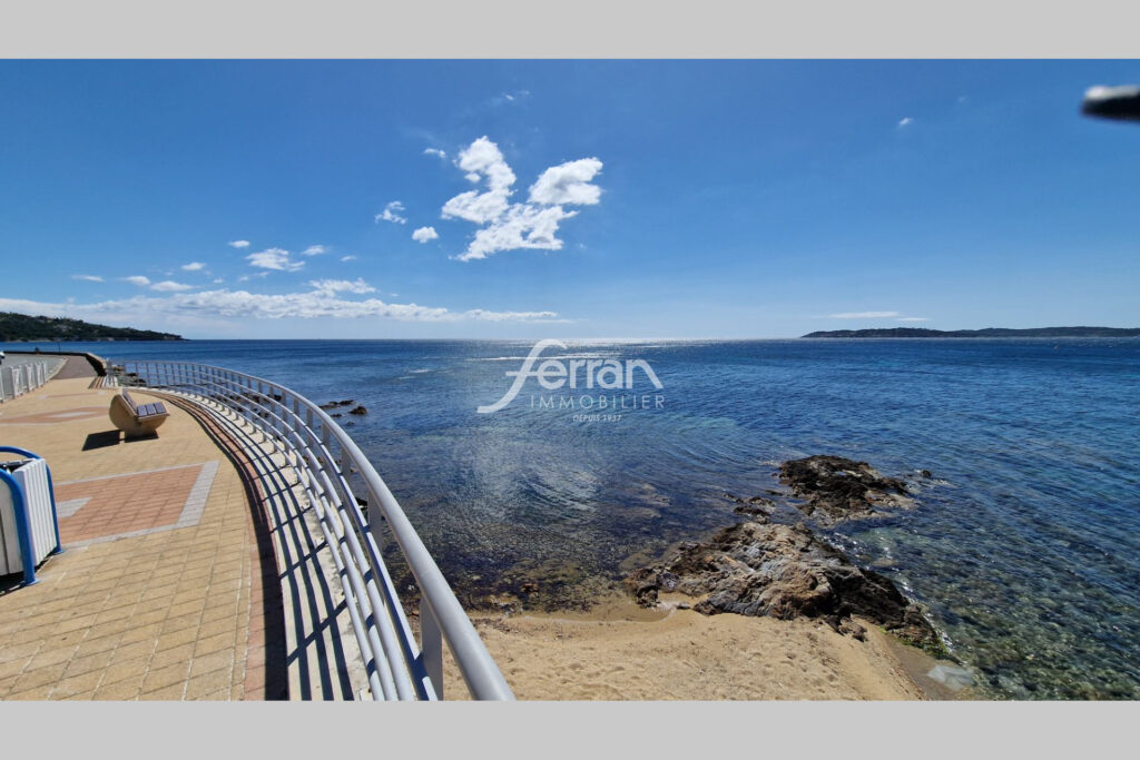 A vendre, Ste Maxime, maison composée de 2 appartements  – 6 pièces – 4 chambres – 150.35 m²