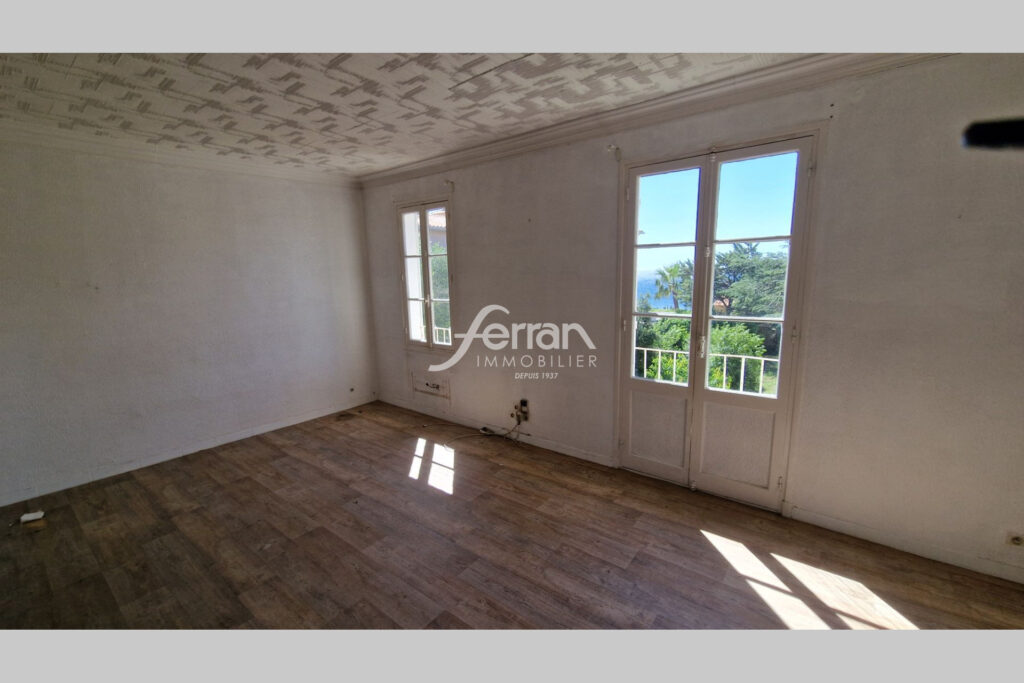 A vendre, Ste Maxime, maison composée de 2 appartements  – 6 pièces – 4 chambres – 150.35 m²