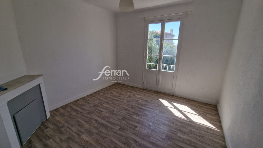 A vendre, Ste Maxime, maison composée de 2 appartements  – 6 pièces – 4 chambres – 150.35 m²