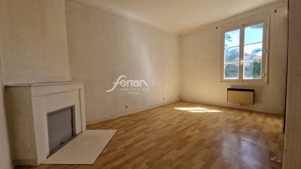 A vendre, Ste Maxime, maison composée de 2 appartements  – 6 pièces – 4 chambres – 150.35 m²