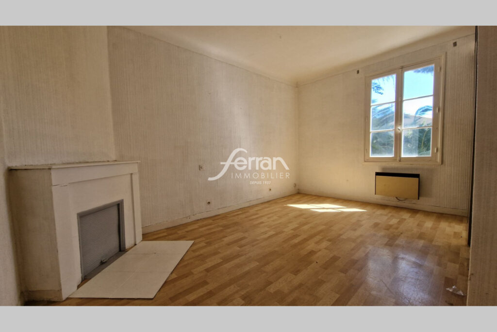 A vendre, Ste Maxime, maison composée de 2 appartements  – 6 pièces – 4 chambres – 150.35 m²