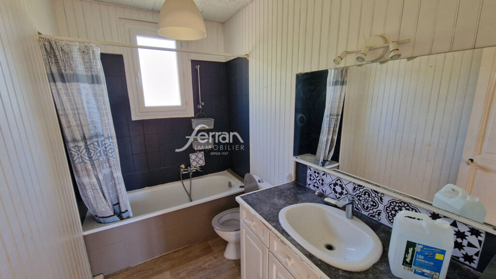 A vendre, Ste Maxime, maison composée de 2 appartements  – 6 pièces – 4 chambres – 150.35 m²