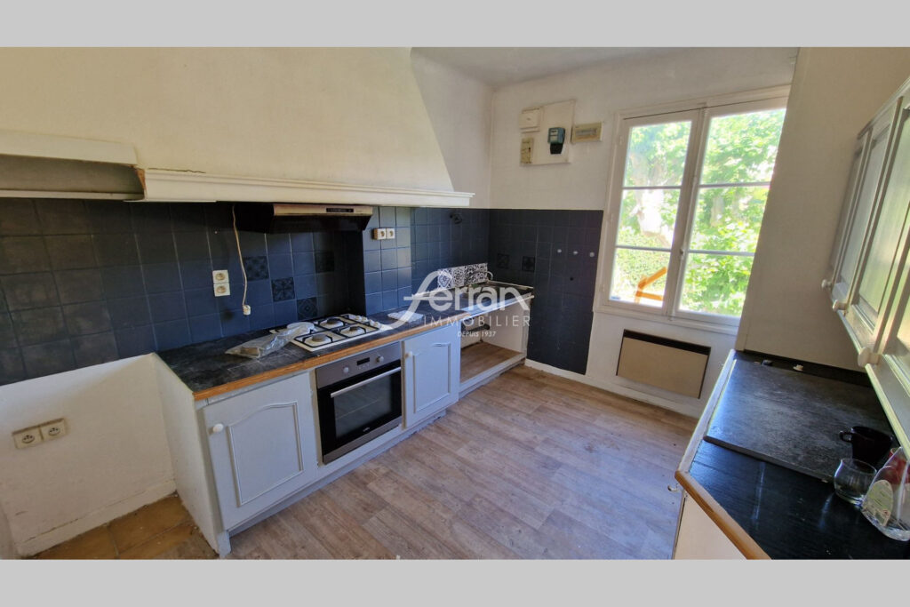 A vendre, Ste Maxime, maison composée de 2 appartements  – 6 pièces – 4 chambres – 150.35 m²