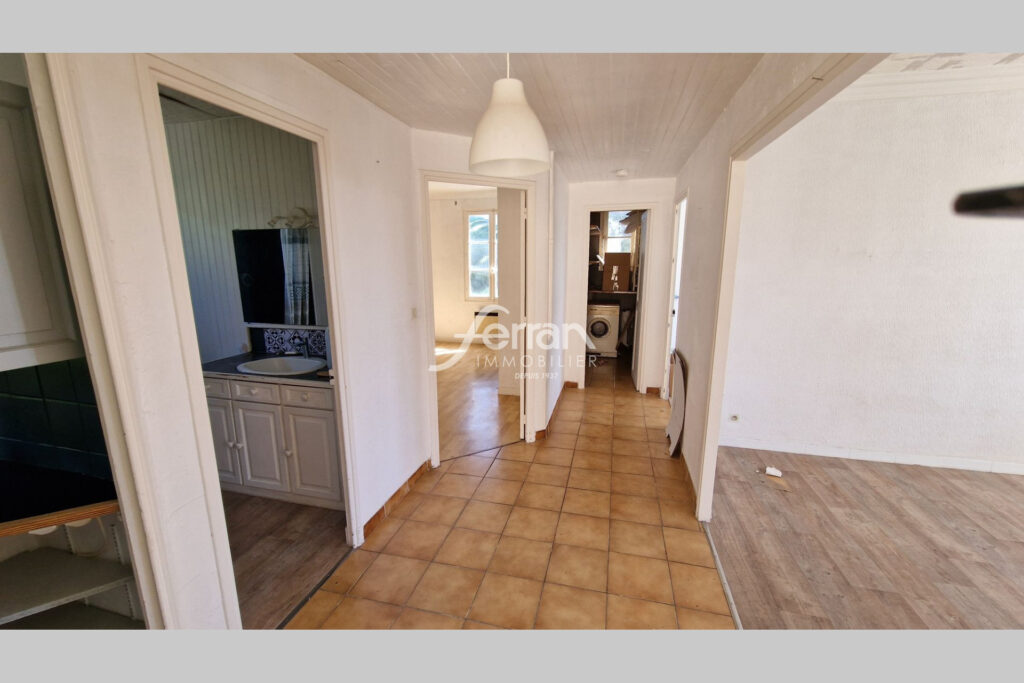 A vendre, Ste Maxime, maison composée de 2 appartements  – 6 pièces – 4 chambres – 150.35 m²