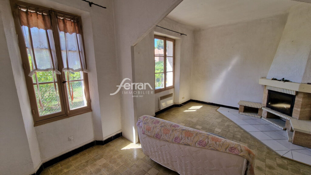 A vendre, Ste Maxime, maison composée de 2 appartements  – 6 pièces – 4 chambres – 150.35 m²