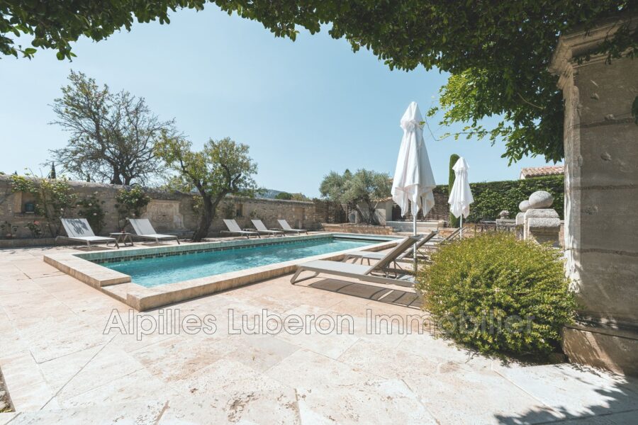 Maison à louer à Eygalières