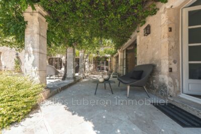 Maison à louer à Eygalières