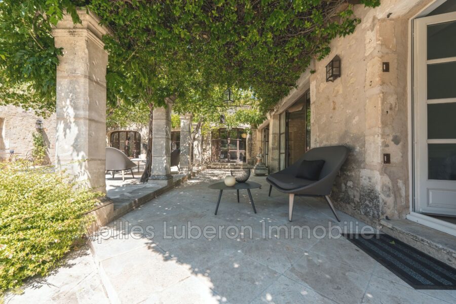 Maison à louer à Eygalières