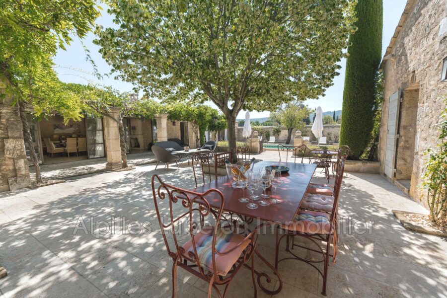 Maison à louer à Eygalières