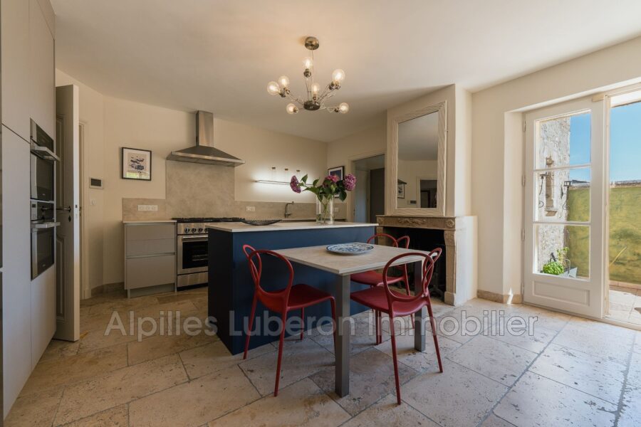 Maison à louer à Eygalières