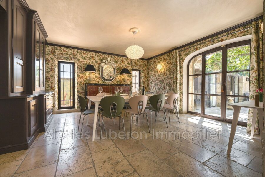 Maison à louer à Eygalières
