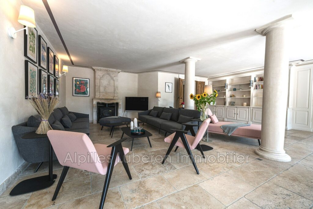 location saisonnière maison de village 10 Pièce(s) – 10 pièces – 5 chambres – 450.00 m²