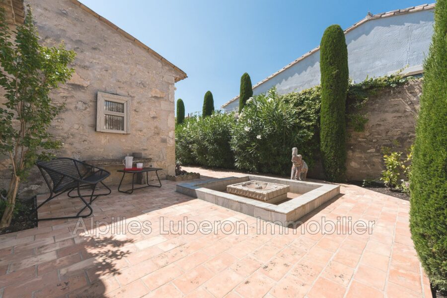 Maison à louer à Eygalières