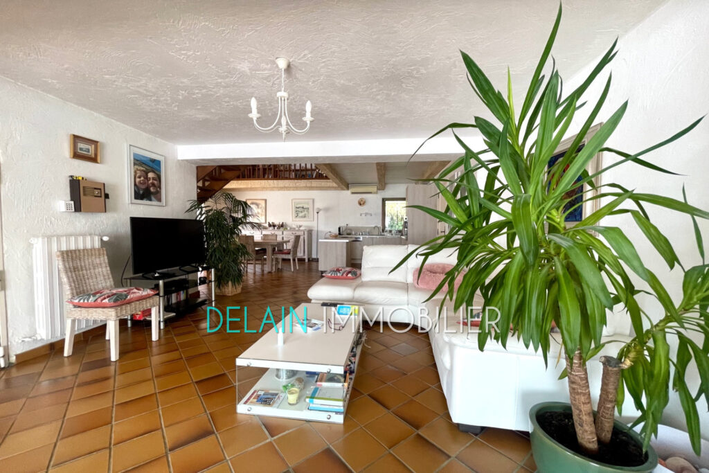 Gattières – Au calme absolu – Maison de 150m² de plain-pied –  – 4 pièces – 3 chambres – 149.00 m²