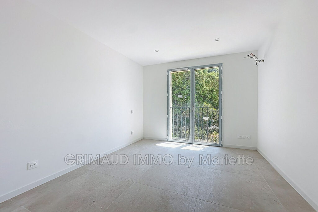 Appartement spacieux de 107 m², à deux pas des plages – 4 pièces – 3 chambres – 107.43 m²