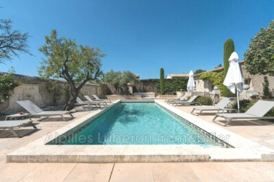 Maison à louer à Eygalières