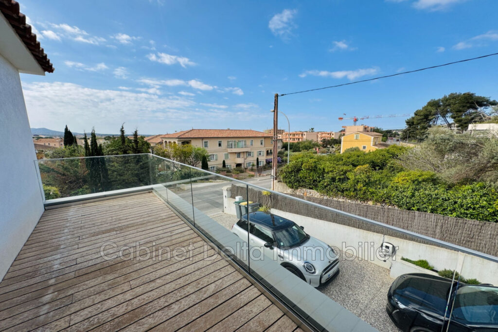 CENTRE VILLE  – 4 pièces – 3 chambres – 85.00 m²