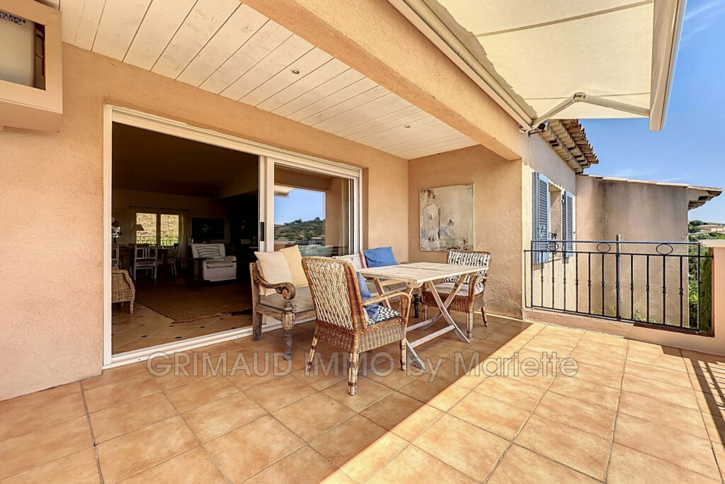 Beau T5 de 106 m² avec terrasse de 16 m² et garage – 5 pièces – 4 chambres – 106.00 m²