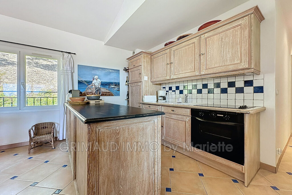 Beau T5 de 106 m² avec terrasse de 16 m² et garage – 5 pièces – 4 chambres – 106.00 m²