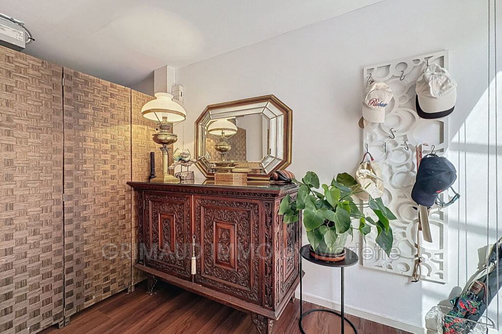 Bel appartement 3 chambres avec terrasse ensoleillée et ascens – 4 pièces – 3 chambres – 94.60 m²