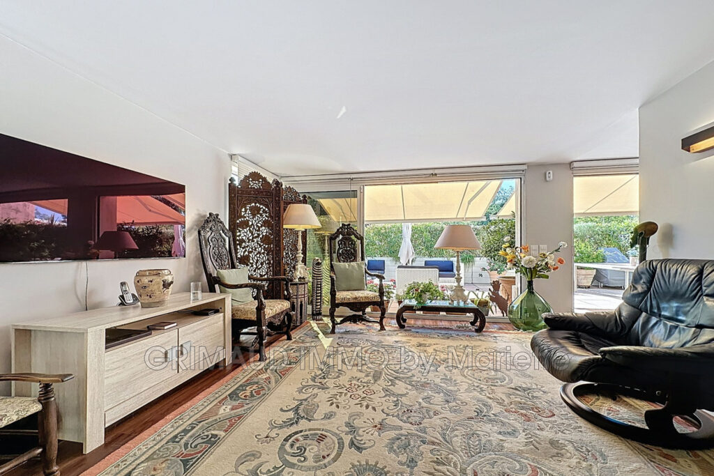 Bel appartement 3 chambres avec terrasse ensoleillée et ascens – 4 pièces – 3 chambres – 94.60 m²