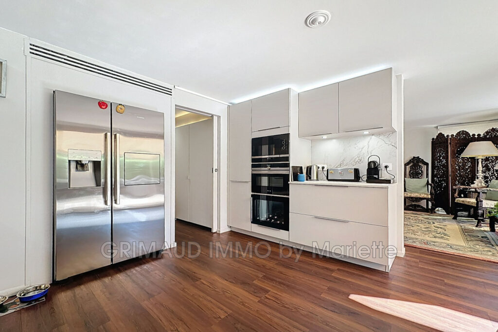 Bel appartement 3 chambres avec terrasse ensoleillée et ascens – 4 pièces – 3 chambres – 94.60 m²