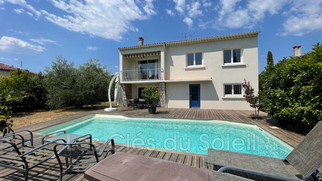 vente  6 Pièce(s) – 6 pièces – 4 chambres – 145.00 m²