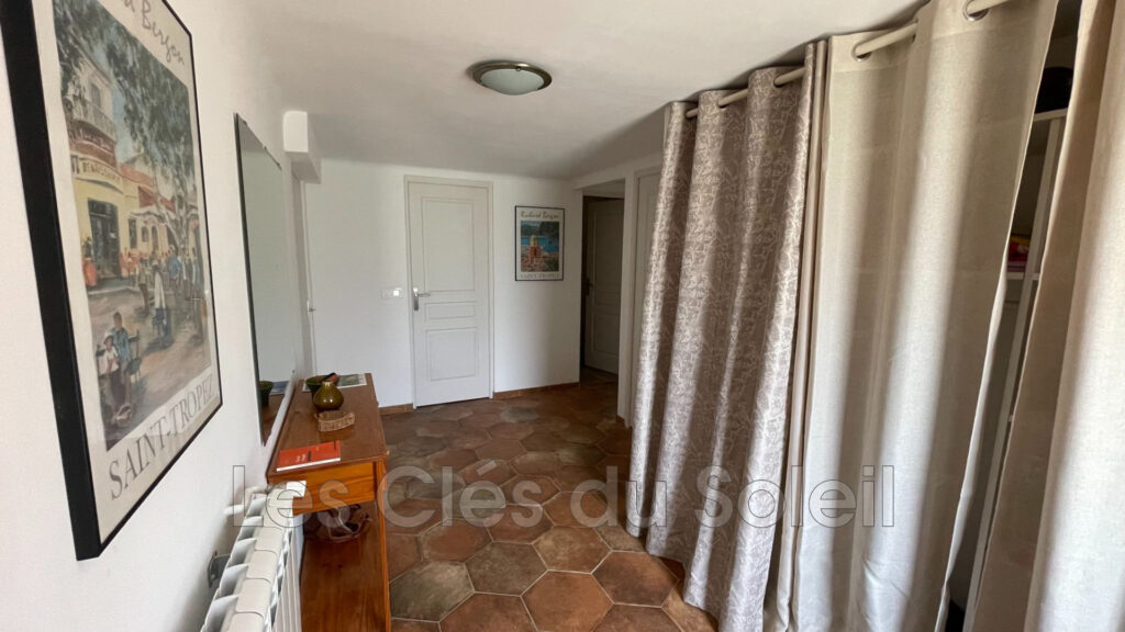 vente  6 Pièce(s) – 6 pièces – 4 chambres – 145.00 m²