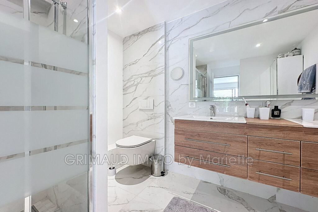 À 5 min de la place des Lices  Appartement avec jardin T4 – 4 pièces – 2 chambres – 80.33 m²