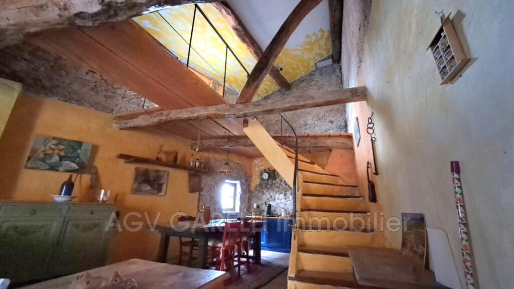 vente maison de village 3 Pièce(s) – 3 pièces – 1 chambre – 85.00 m²