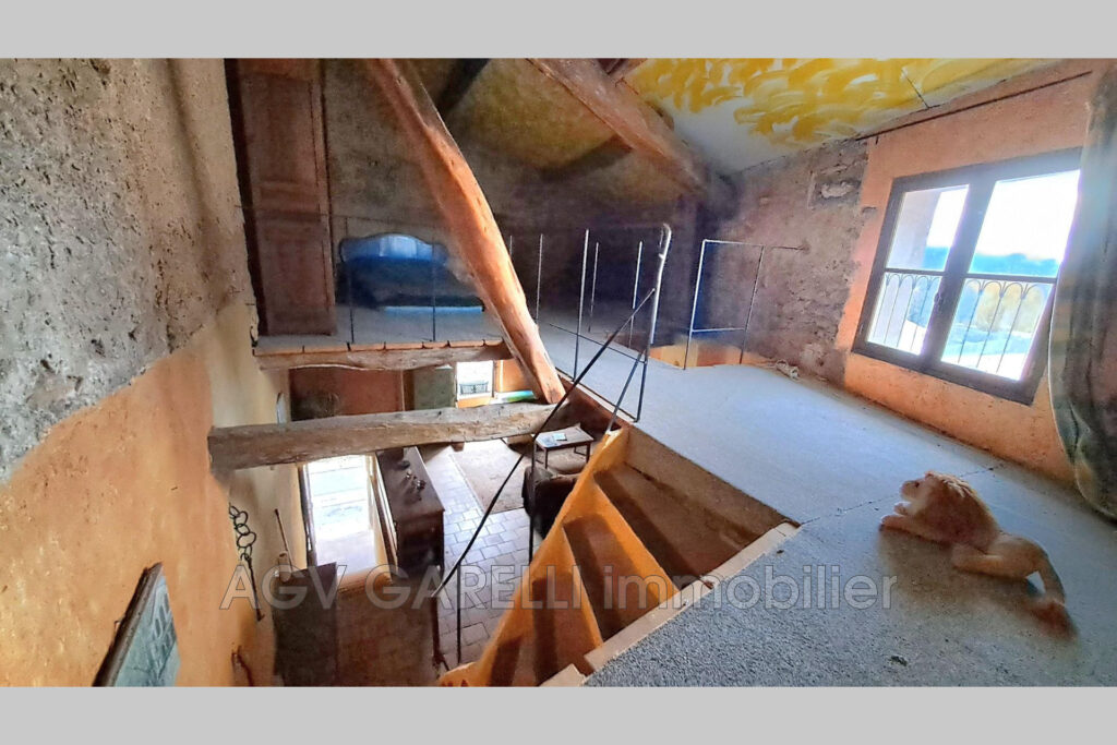 vente maison de village 3 Pièce(s) – 3 pièces – 1 chambre – 85.00 m²