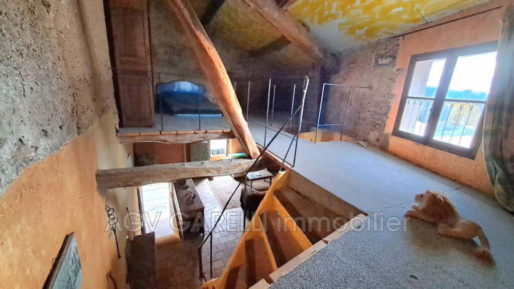 vente maison de village 3 Pièce(s) – 3 pièces – 1 chambre – 85.00 m²