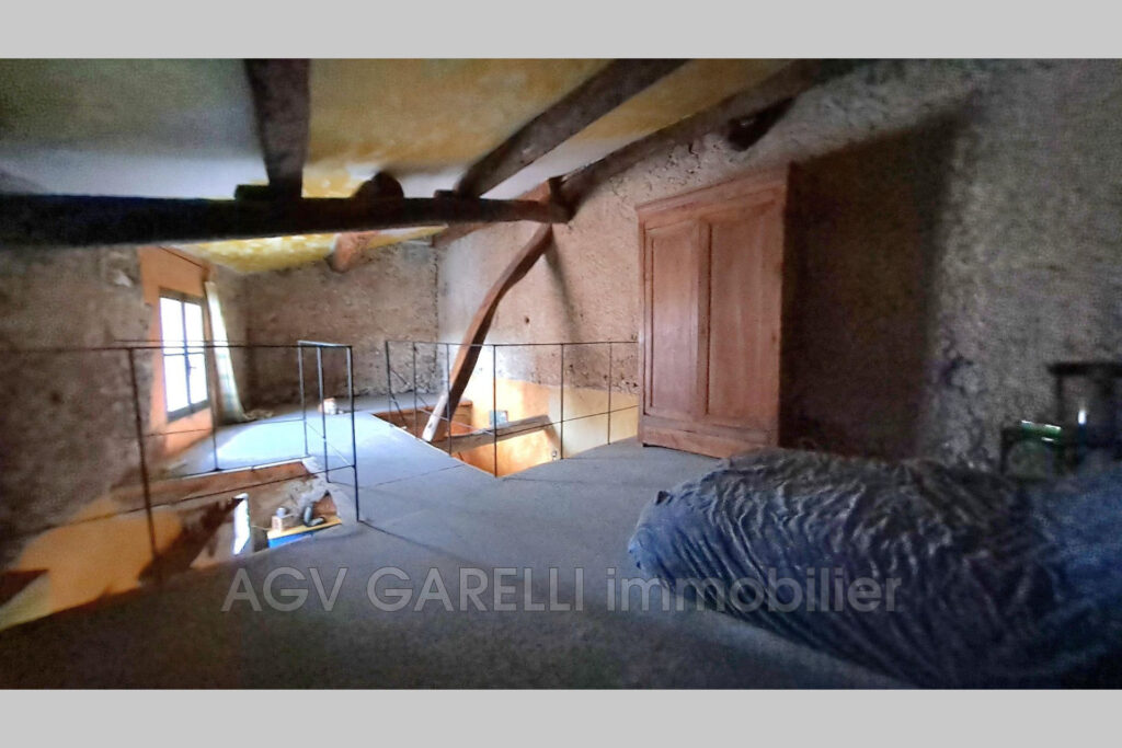 vente maison de village 3 Pièce(s) – 3 pièces – 1 chambre – 85.00 m²