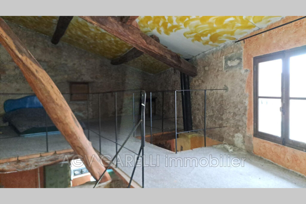 vente maison de village 3 Pièce(s) – 3 pièces – 1 chambre – 85.00 m²