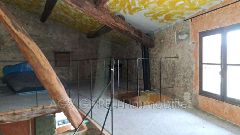 vente maison de village 3 Pièce(s) – 3 pièces – 1 chambre – 85.00 m²