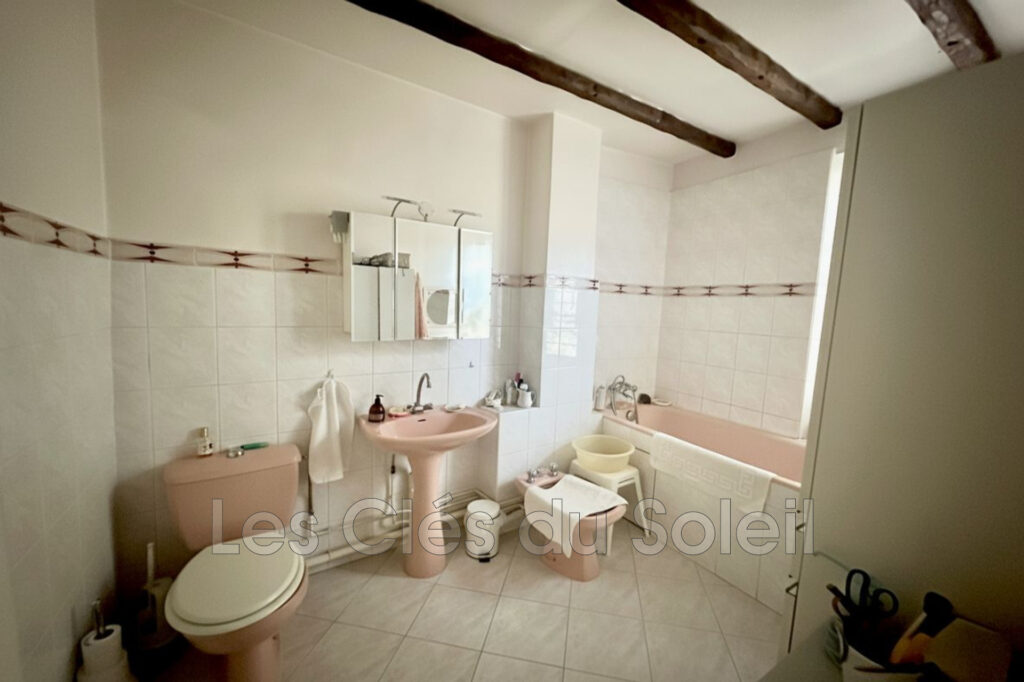 Toulon Aguillon, maison occupée par une locataire de 80 ans. V – 4 pièces – 3 chambres – 96.00 m²