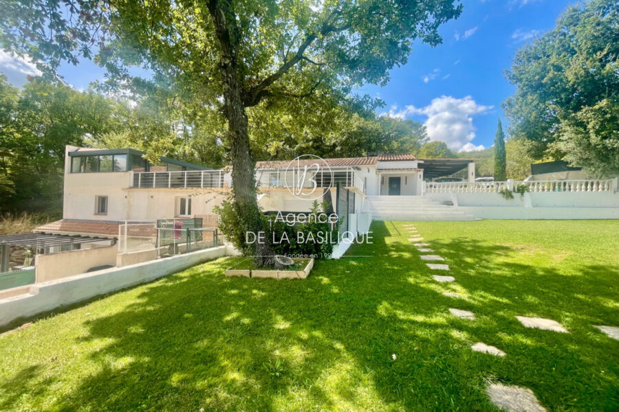 Maison à vendre à Saint-maximin-la-sainte-baume